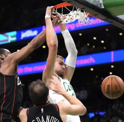 La racha de derrotas de los Pistons no cesa a pesar de forzar la prórroga ante los Celtics