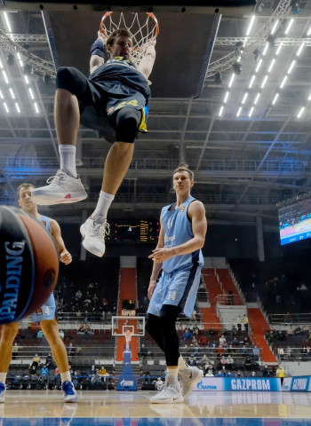 El Fenerbahce logra romper su mala racha de resultados ante el Zenit (65-73)