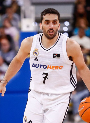 Victoria Sólida del Real Madrid sobre Dreamland Gran Canaria, 54-69