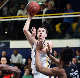 Hugo Besson apunta al Carplus Fuenlabrada
