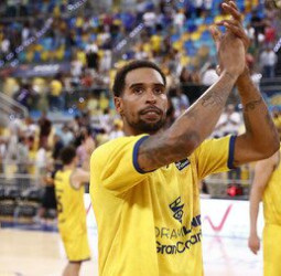 El Dreamland Gran Canaria se luce en su estreno (97-92)