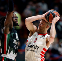 El Olympiacos gana en la prórroga en Kazán (84-87)