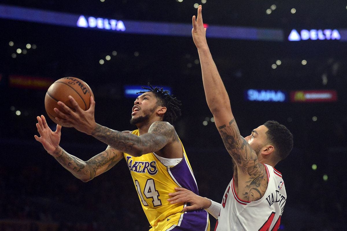Los Lakers remontan 19 puntos y vencen a los Bulls (103-94) 