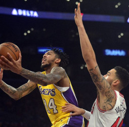 Los Lakers remontan 19 puntos y vencen a los Bulls (103-94) 