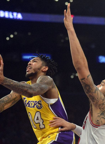 Los Lakers remontan 19 puntos y vencen a los Bulls (103-94) 