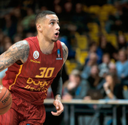 El Panathinaikos sopesa la vuelta de Zach Auguste