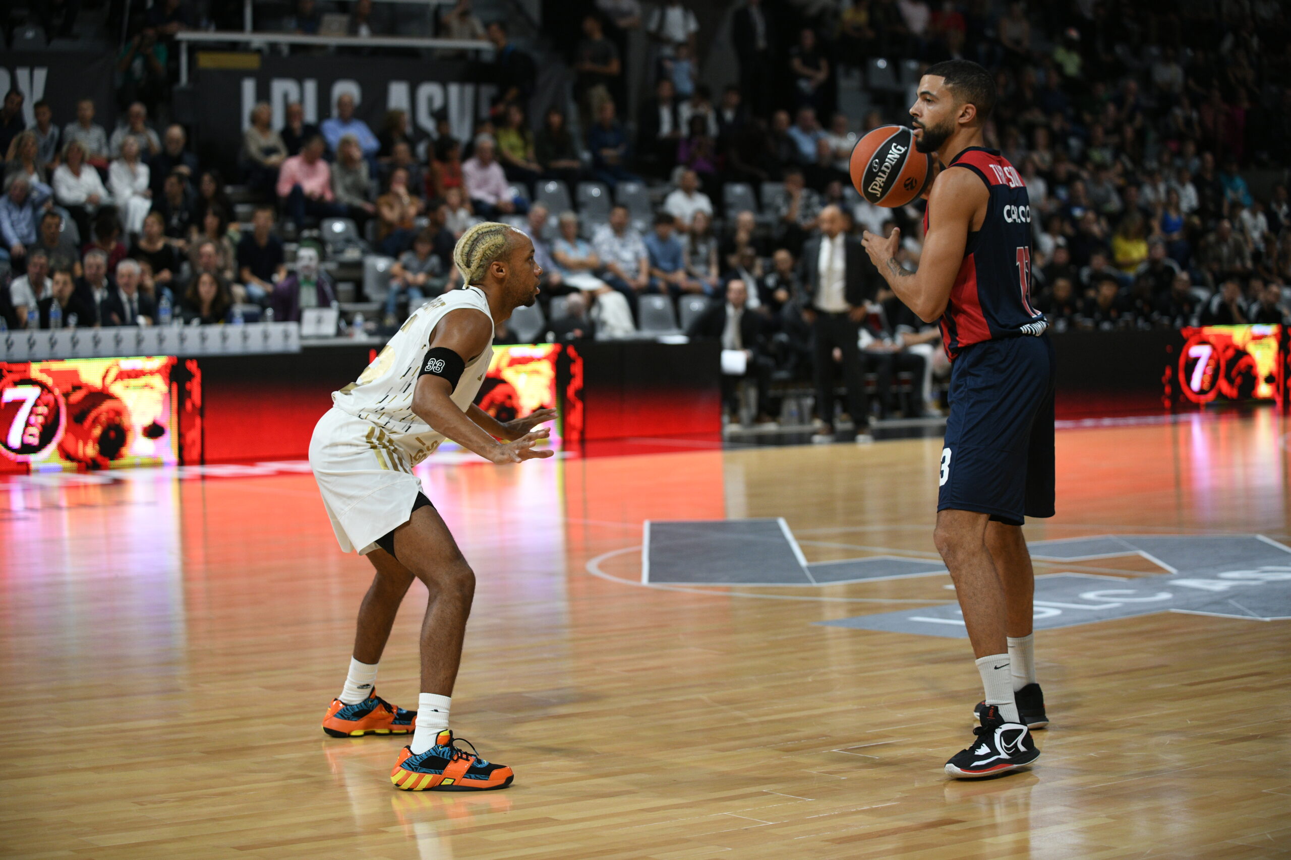 Dura derrota del Baskonia en el Astroballe (87-61)