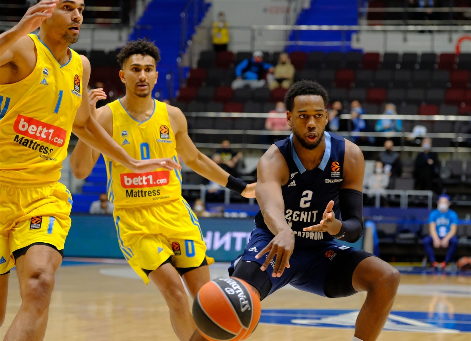 Loyd lidera al Zenit ante el ALBA (75-66)