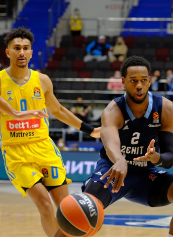 Loyd lidera al Zenit ante el ALBA (75-66)