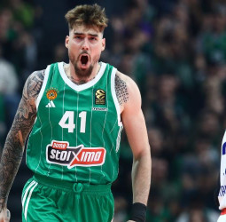 Juancho se consagra, Panathinaikos remonta y vence a Efes, 87-83 [1-0]