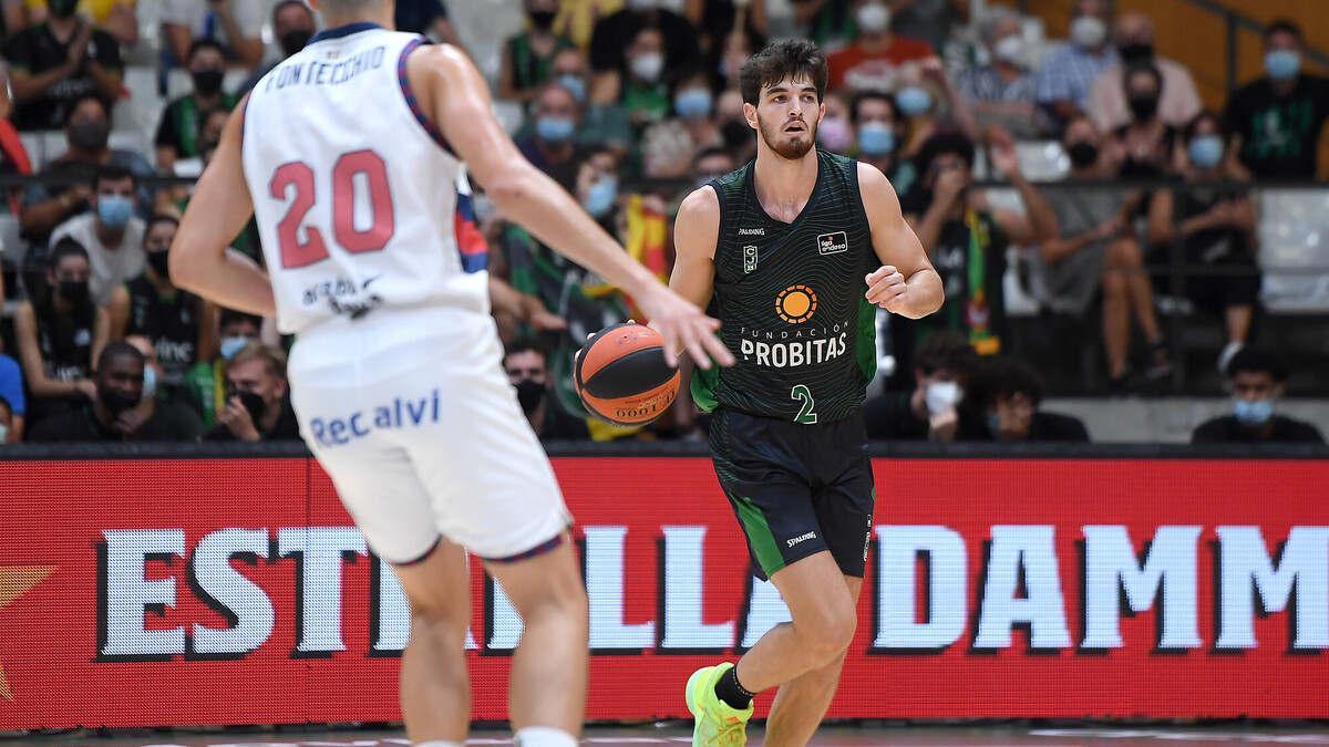 El Joventut suma su segunda victoria ante un Baskonia anárquico y carente de ideas (72-61)