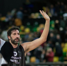 Mumbrú firma uno de los partidos más completos de siempre