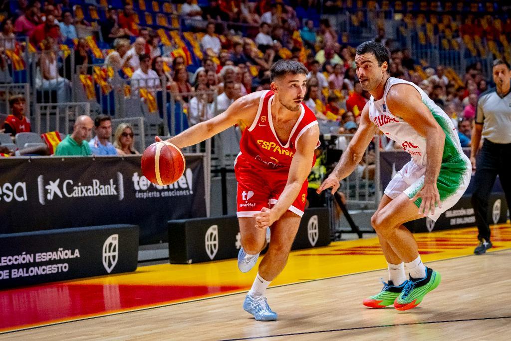 España B tira de defensa y épica para ganar a Portugal, 64-63