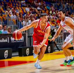 España B tira de defensa y épica para ganar a Portugal, 64-63