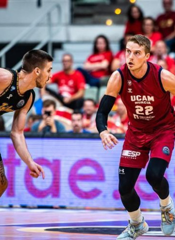 El UCAM Murcia se estrena con contundencia, 72-47
