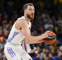 Sergio Rodríguez seguirá vistiendo de blanco una temporada más