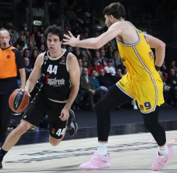 Virtus supera al Maccabi para completar una semana perfecta, 78-73