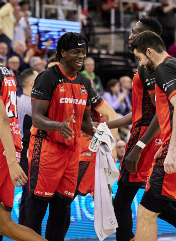Coviran Granada coge aire a costa del Gran Canaria (80-66)