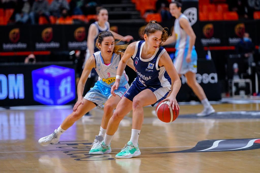 Lointek Gernika llega a semifinales a golpe de coraje (51-55)