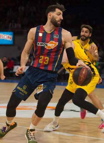 El KIROLBET Baskonia más sobrio vuelve a mirar hacia arriba (75-58)