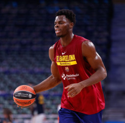 Traspasan los derechos de James Nnaji a los New York Knicks