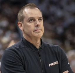 Los Phoenix Suns despiden a su entrenador Frank Vogel