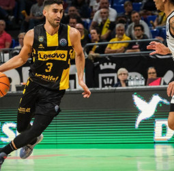El Lenovo Tenerife muestra su solvencia ante el Riga, 76-55