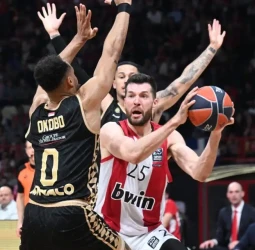 Monaco logra una victoria vital para terminar entre los cuatro primeros, 77-80