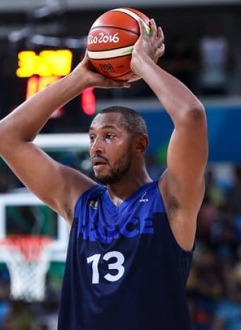 Boris Diaw no descarta una posible vuelta a Europa
