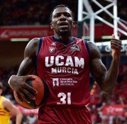 Un mal sprint final deja sin ideas al Barcelona (82-73)