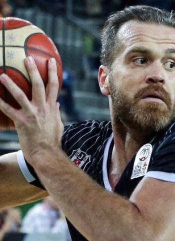 Oguz Savas ficha por el Bursaspor