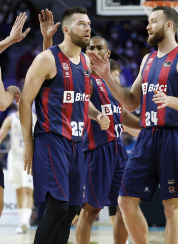 El Bitci Baskonia sigue al alza tras vencer al Real Madrid (72-80)