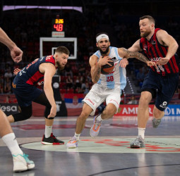 Kassius Robertson consigue la tercera actuación de 40 o más de valoración de la historia de Monbus Obradoiro