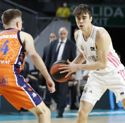 Núñez, el cuarto más joven en Playoff