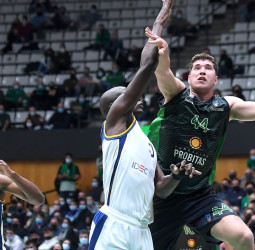 La Penya pasa por encima del Metropolitans 92 (86-63)