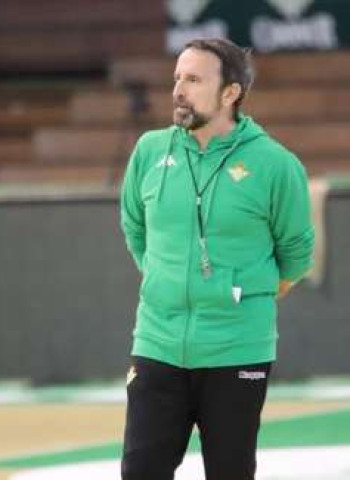 Joan Plaza: "Queremos ir a Madrid a merecernos ganar y a competir los 40 minutos"