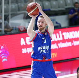 El Anadolu Efes cesa a Dzanan Musa