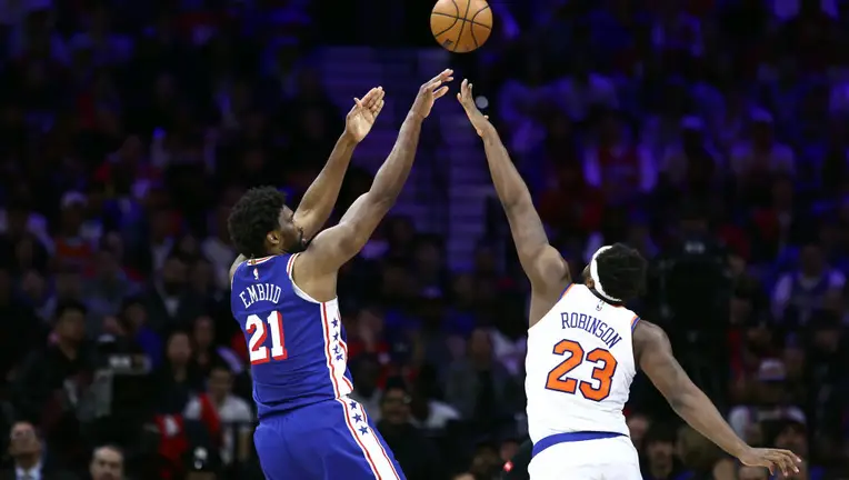 Los Sixers acortan diferencias a golpe de Embiid, 125-114 [2-1]