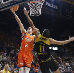 Valencia-CB Canarias: Montero, en modo MVP, da la primera victoria taronja (83-65,1-0)