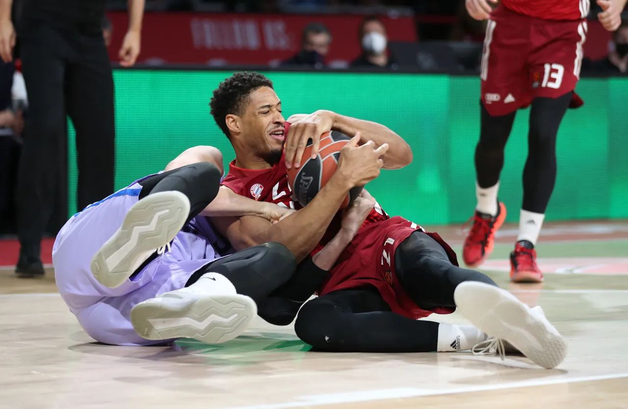 [2-2] Un ultradefensivo Bayern Múnich fuerza el quinto (59-52)