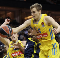 Lo y Da Silva marcan las diferencias ante el Fenerbahce (84-70)