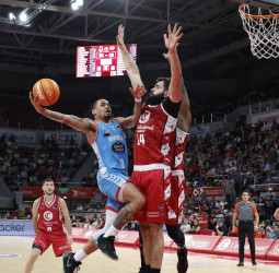 Duro correctivo al Río Breogán en Zaragoza, 111-53