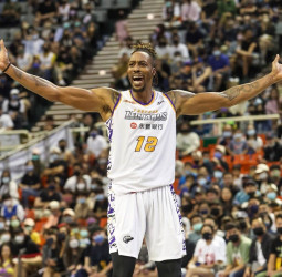 Guaros de Lara pretende el fichaje de Dwight Howard