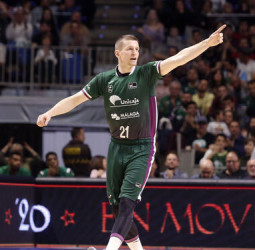 Adam Waczynski apunta a la renovación con el Unicaja Málaga