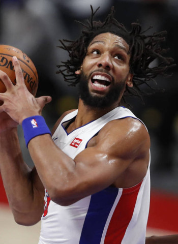 El Armani Milán muestra interés por Jahlil Okafor