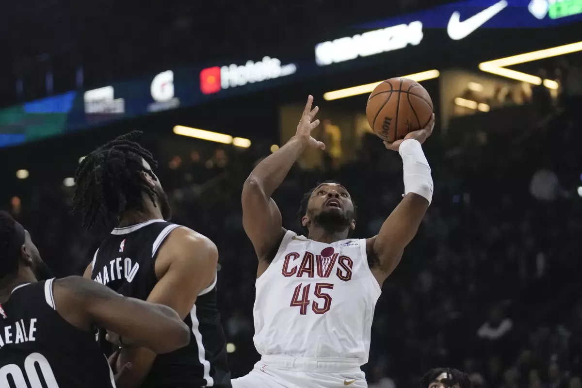 Donovan Mitchell y la torre Eiffel, lo más brillante de la noche parisina