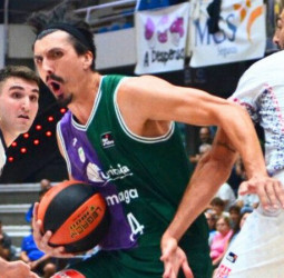 El Unicaja no da opción al Monbus Obradoiro (73-100)