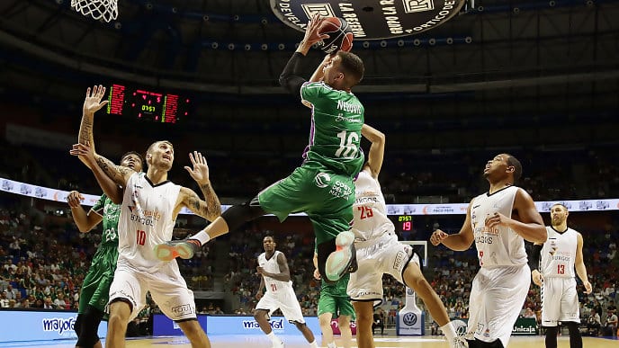 Victoria ante San Pablo Burgos y liderato para el Unicaja (93-72)