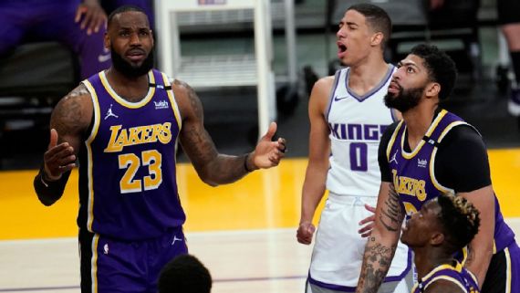 Los Ángeles Lakers inmersos en un mar de dudas