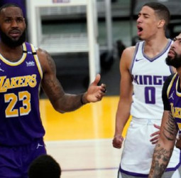 Los Ángeles Lakers inmersos en un mar de dudas